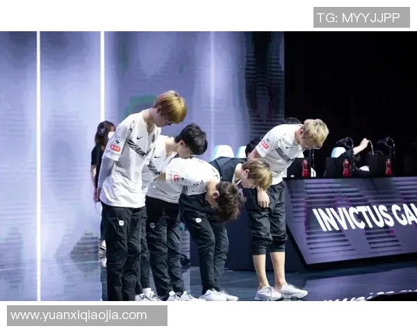 探讨FPX战队在王者荣耀比赛中的心理素质与团队协作能力分析